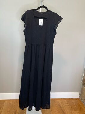 Gibsonlook Tiered Black Maxi Dress with V-Neck and Smocked Bodice